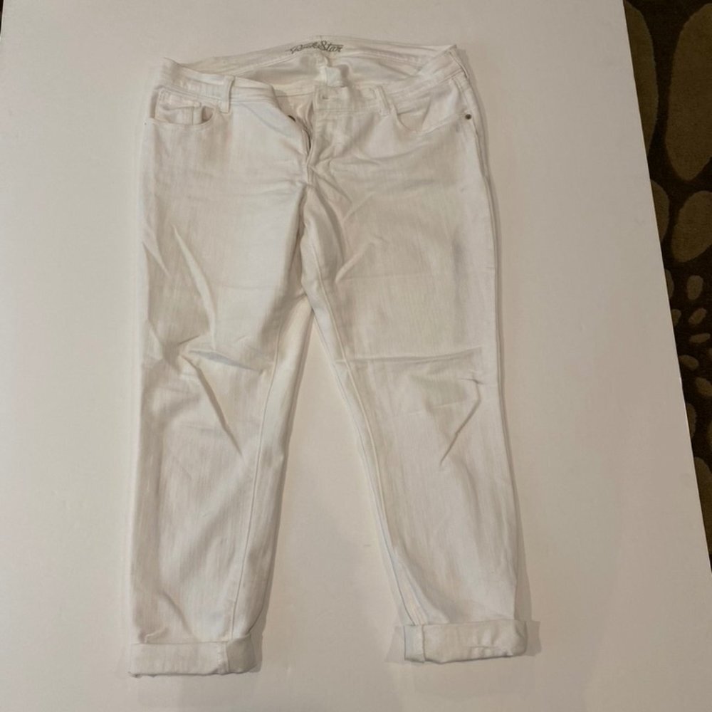 Old Navy "Rockstar" white boyfriend jeans Size 16